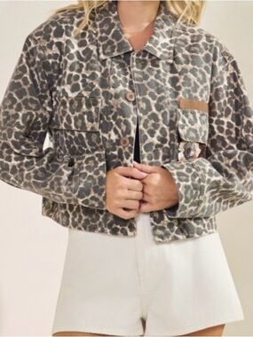 LEOPARD DENIM JACKET WITH BACK
CONTRAST